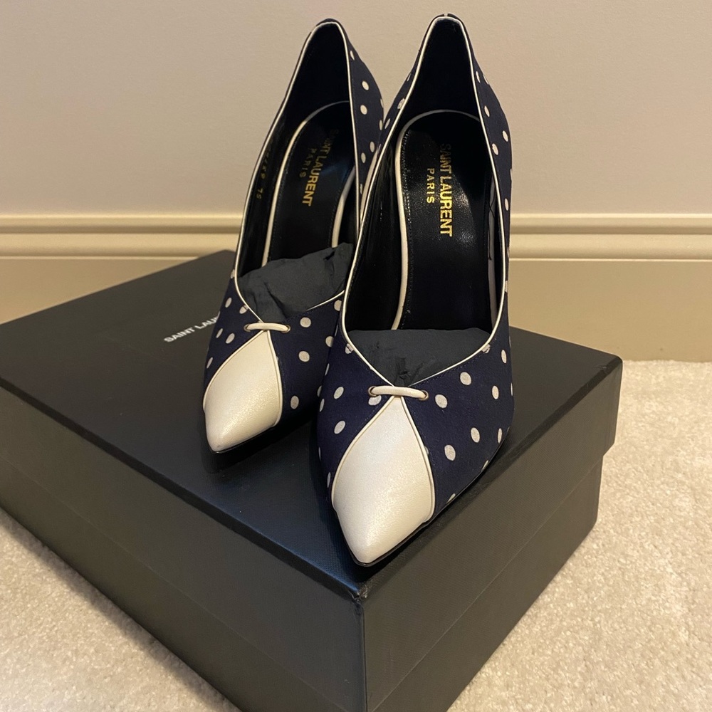 Saint Laurent Lola Pointed Toe Pump - Picture 3 of 7